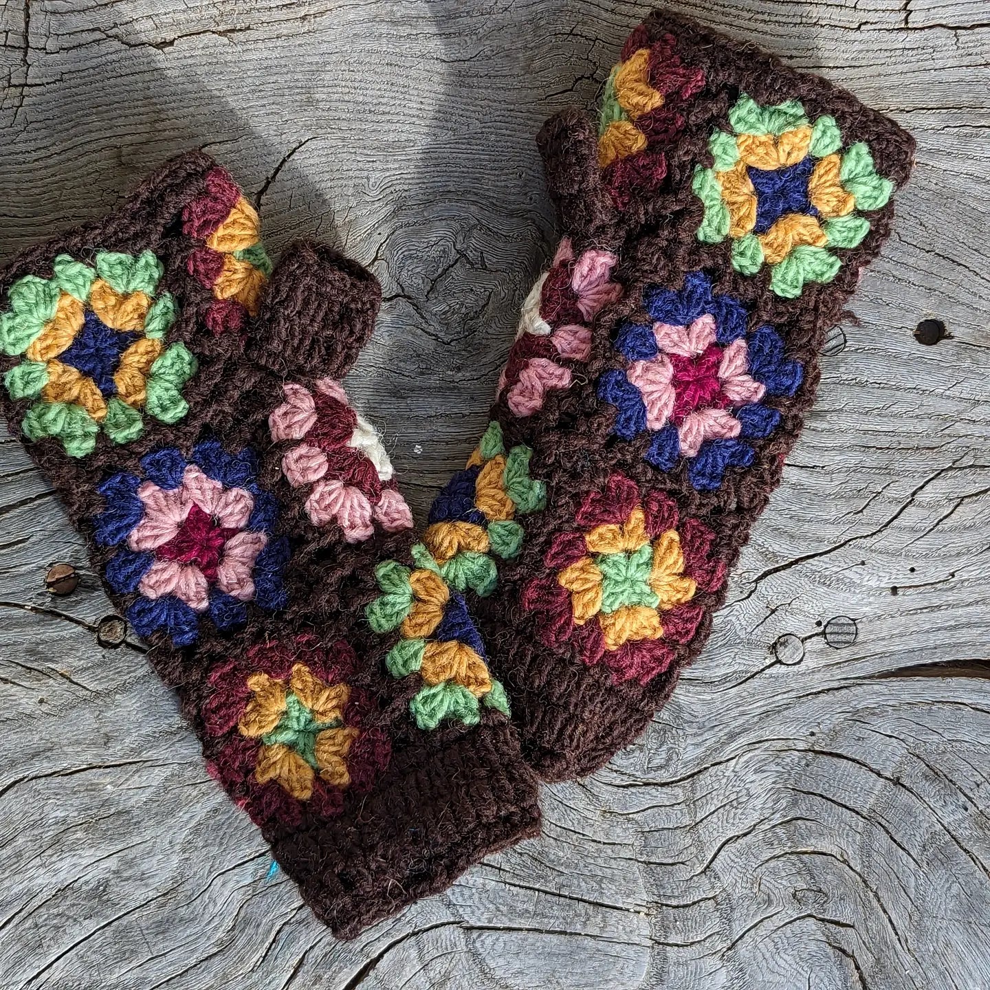 Chocolate - Vintage Style Crocheted Fingerless Mitts - JNM082