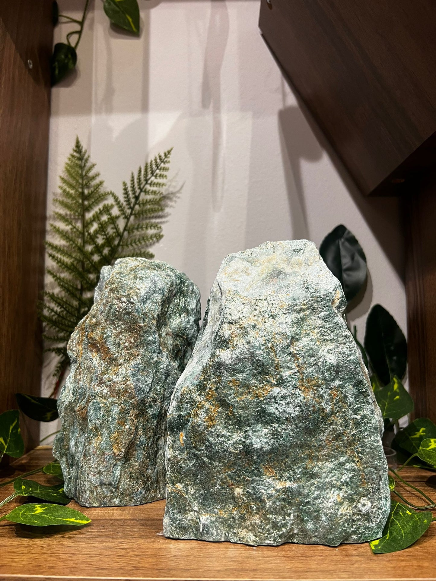 Rough Fuschite Tower Stone - The Stone of Fairies - Fr1