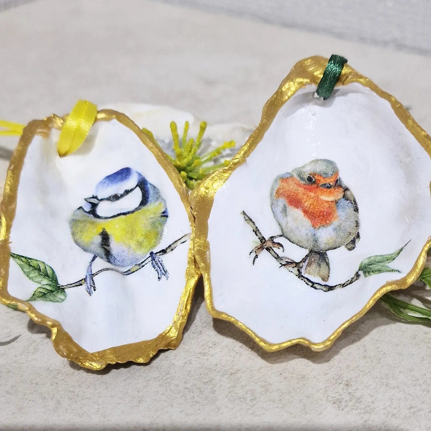 Bee Oyster Christmas Decorations Robin & Blue Tit BIrds Hanging Ornament Oyster Shells - OS10