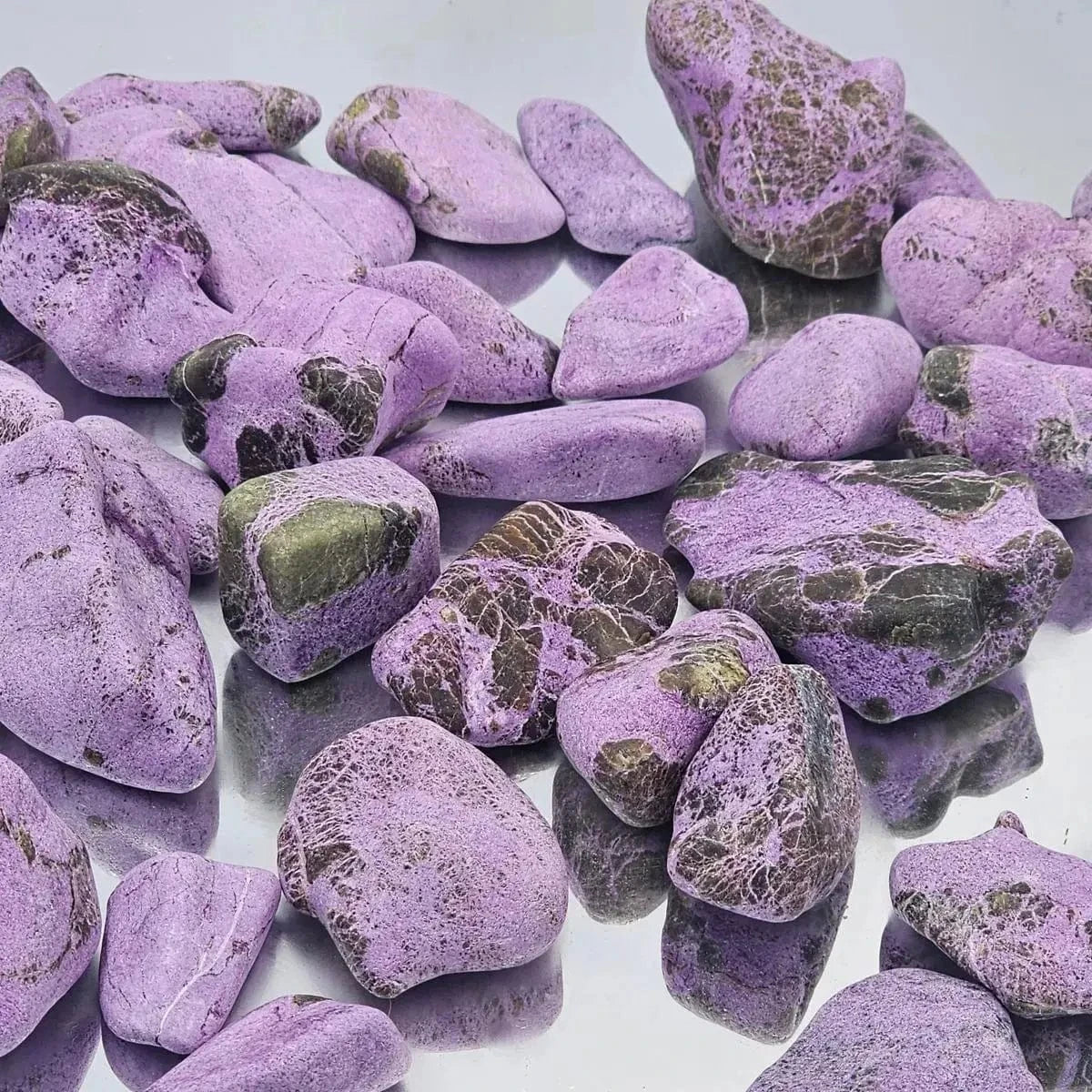 The Hare And The Moon Crystals Stichtite X Serpentine (Atlantisite) Crystal Tumble Stone