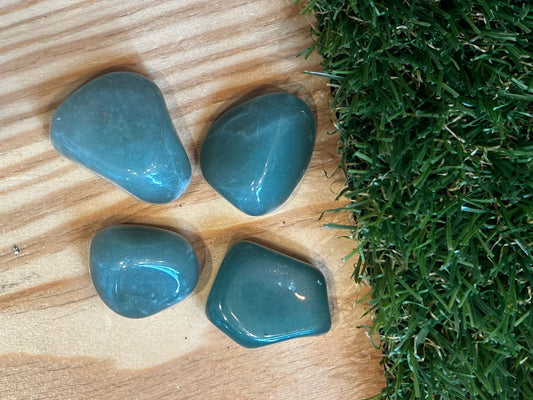 Green Aventurine Tumble Stone - Stone of Balance, Tranquillity and Stability - The Hare and the Moon