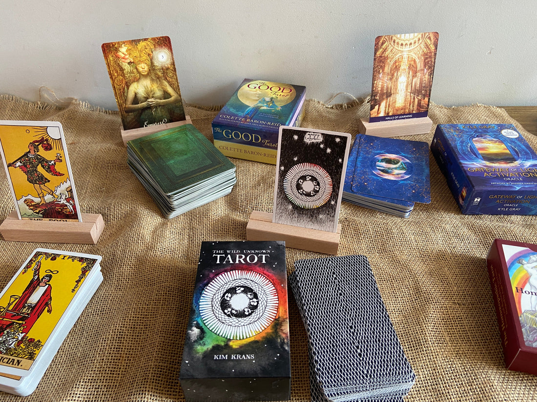 What Happens in a Tarot Card Reading? - The Hare and the Moon