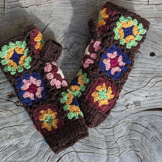 Chocolate - Vintage Style Crocheted Fingerless Mitts - JNM082