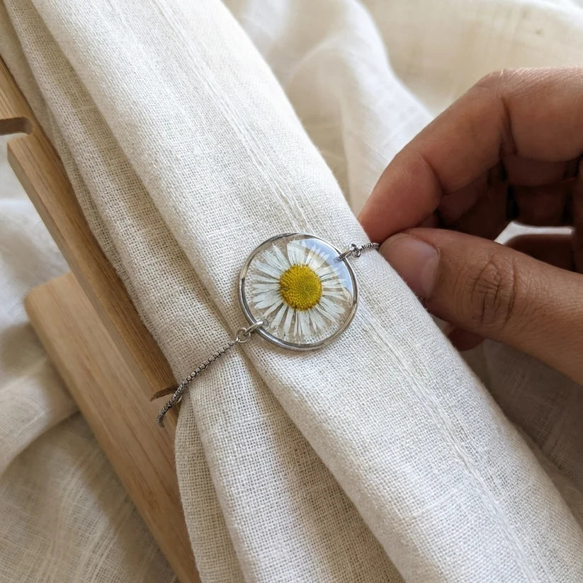 Daisy Framed Platinum Plated Adjustable Bracelet - Work by Nature - F-D-20F-B-P