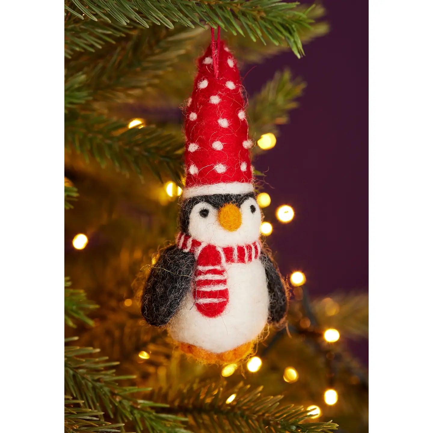 Felt Penguin with Dotty Hat - XM85