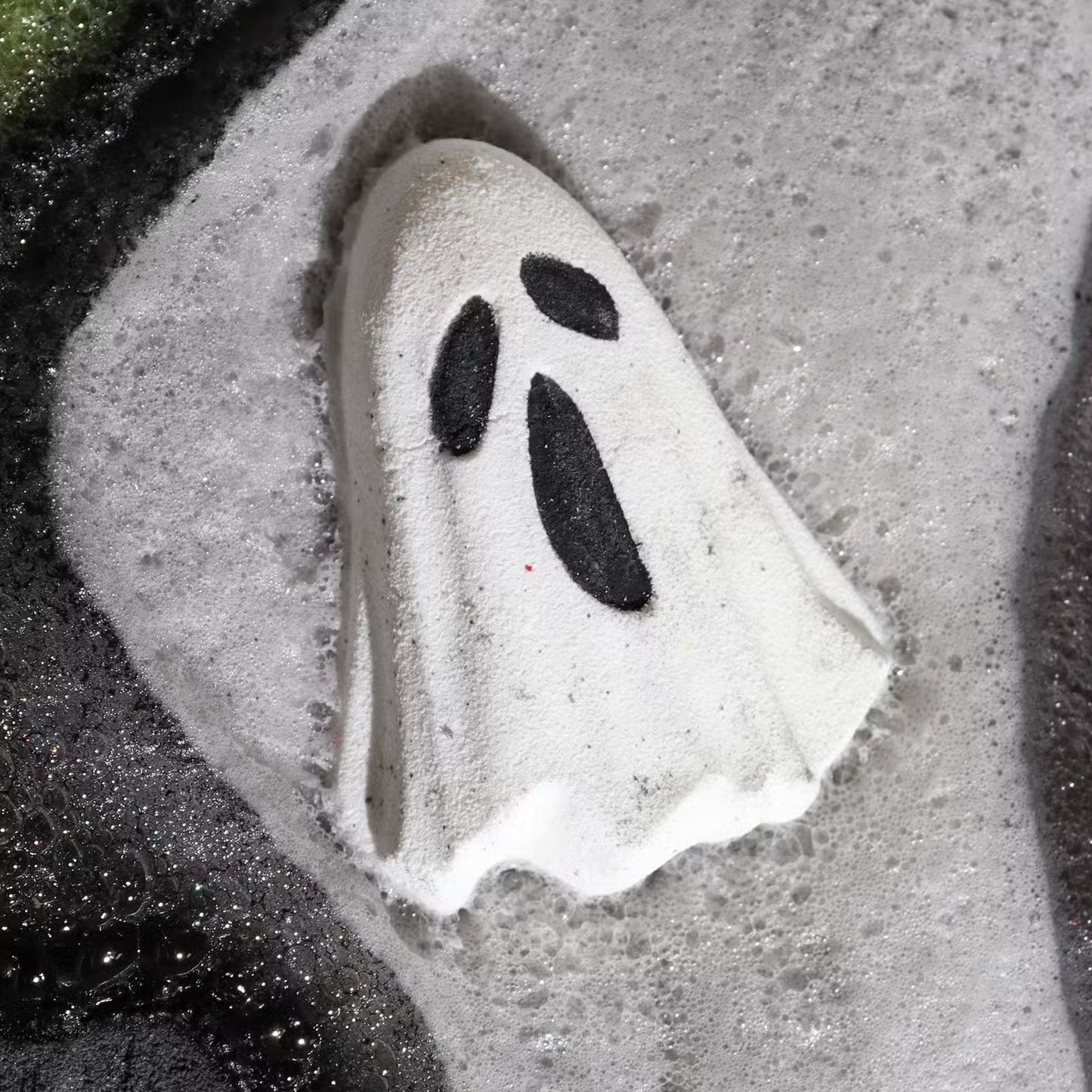 Graham the Ghosty Bath Bomb