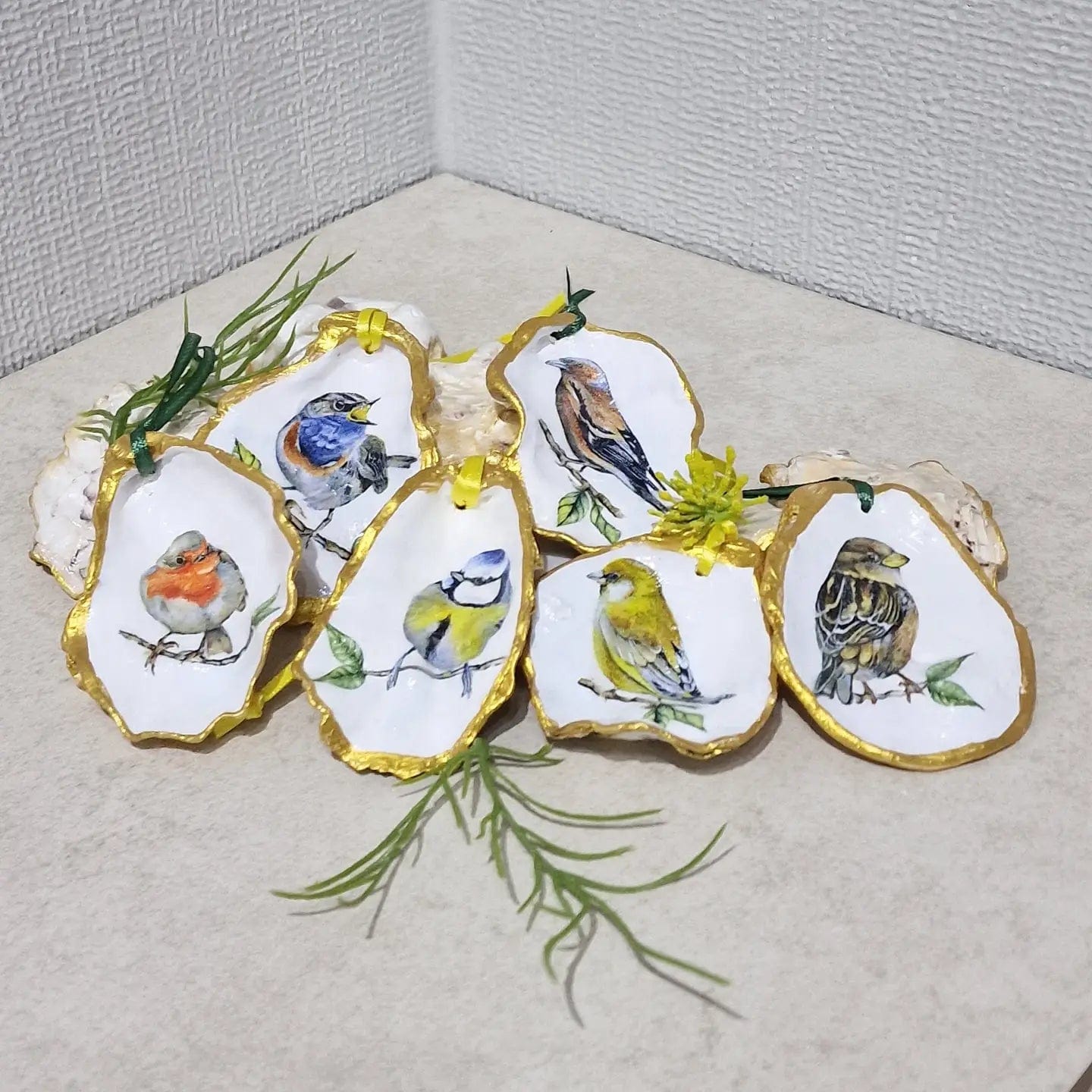 Bee Oyster Christmas Decorations Garden Birds Hanging Ornament Oyster Shells  - OS9