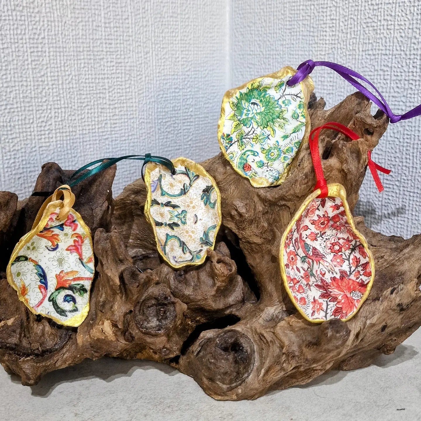 Bee Oyster Christmas Decorations William Morris Oyster Shell Hanging - Christmas Ornaments - OS5 / OS6