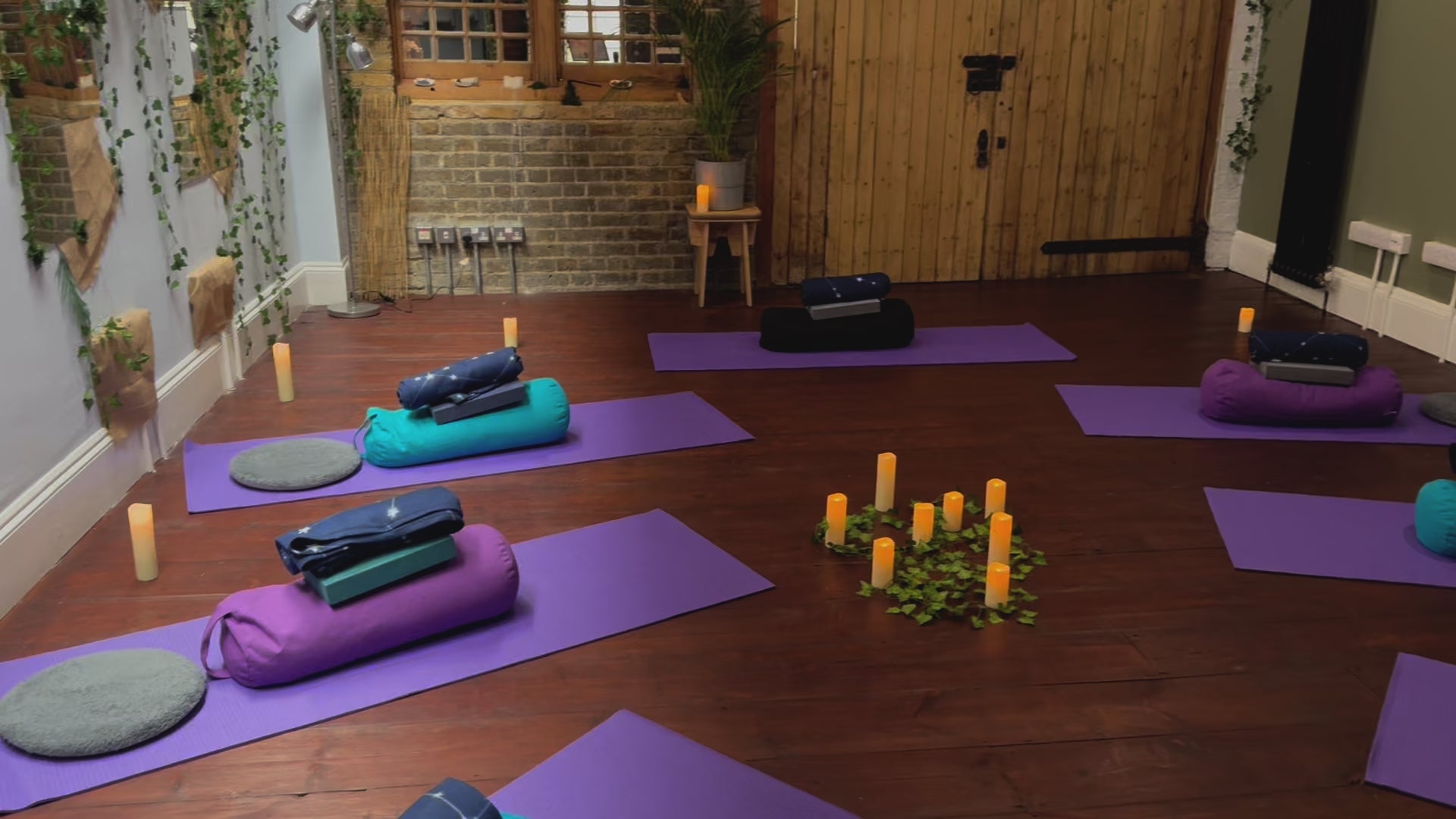 Pregnancy Yoga Class with Catriona - Mondays - 7pm - £12.99 Per class